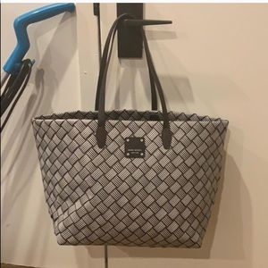 Henri bendel basket weave tote